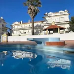 Appartamento Elegant 3-bed Family House With Large Pool Area Praia da Lourinhã