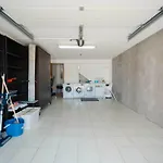 Appartamento Elegant 3-bed Family House With Large Pool Area