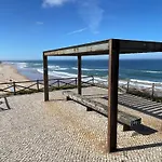 Appartamento Elegant 3-bed Family House With Large Pool Area