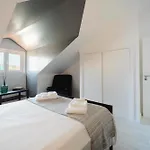 Elegant 3-bed Family House With Large Pool Area Apartmán Praia da Lourinhã