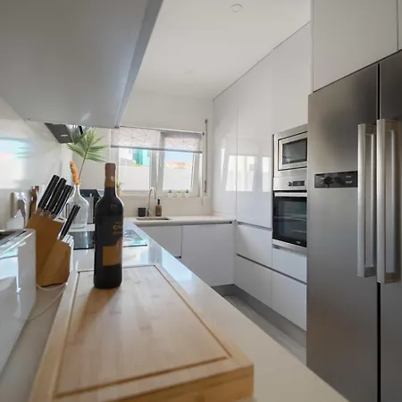 Elegant 3-bed Family House With Large Pool Area * Praia da Lourinha