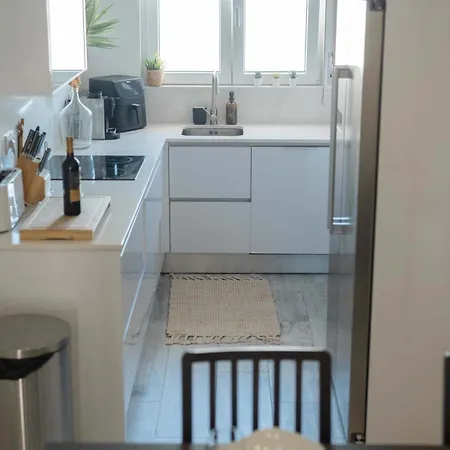 Elegant 3-bed Family House With Large Pool Area Praia da Lourinha