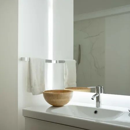 Апартаменты Elegant 3-bed Family House With Large Pool Area